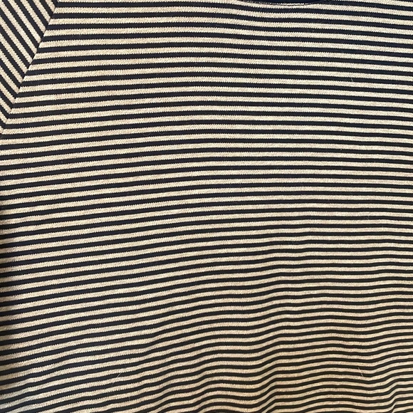 Banana Republic Luxury Touch Striped Tee Size M - Picture 5 of 7